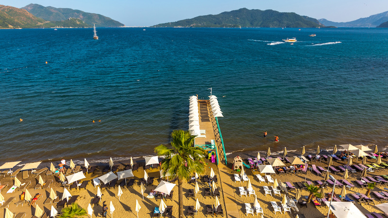 Honeymoon Beach Hotel 4
