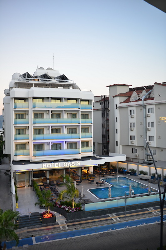 Oasis Hotel & Apartments 1