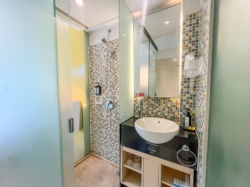 Best Western Kuta Beach 40 - Bathroom Example