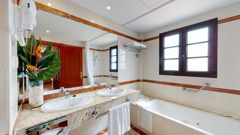 Bahia Principe Sunlight Costa Adeje 11 - Bathroom Example