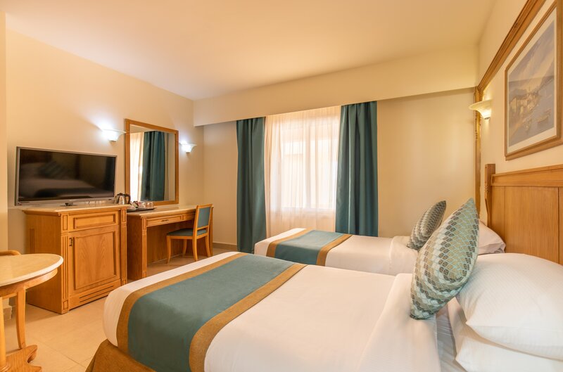 Long Beach Resort  76