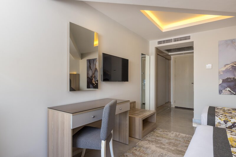 Long Beach Resort  95