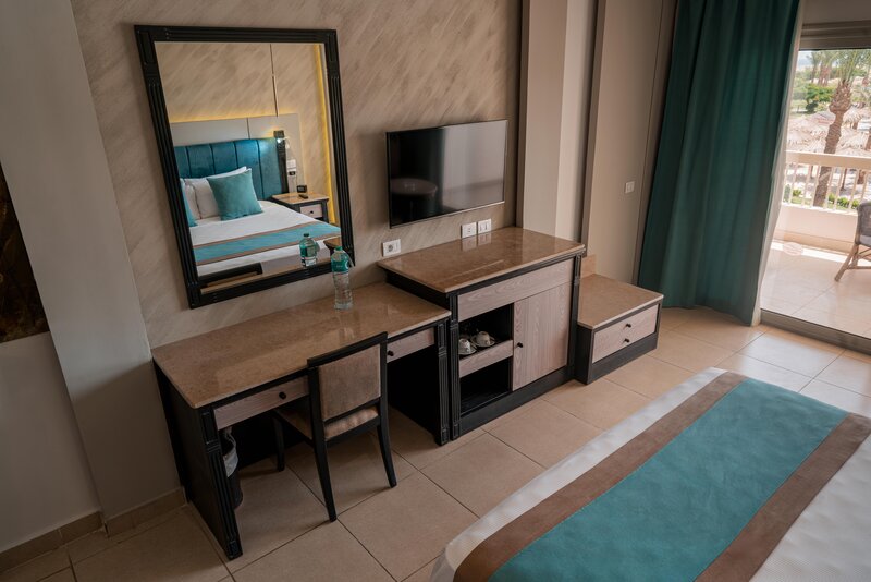 Long Beach Resort  99