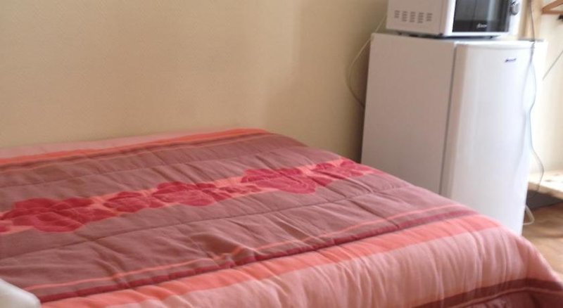 Au Royal Mad Hotel 1