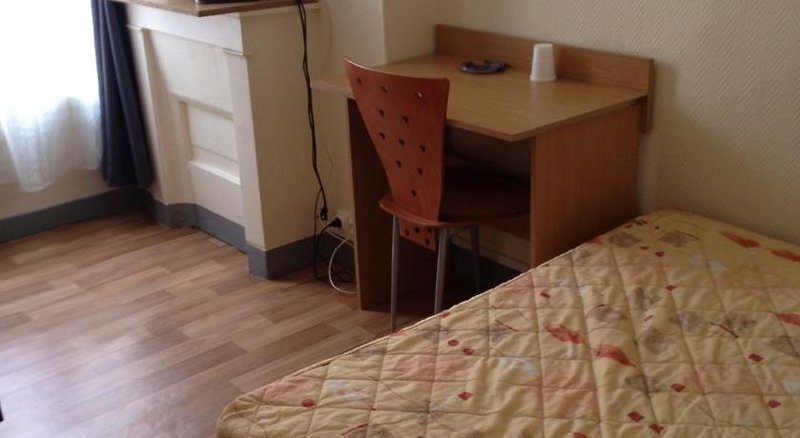 Au Royal Mad Hotel 4