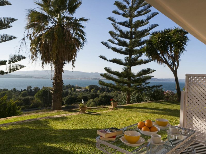 Panorama Fanari Studios & Apartments 1