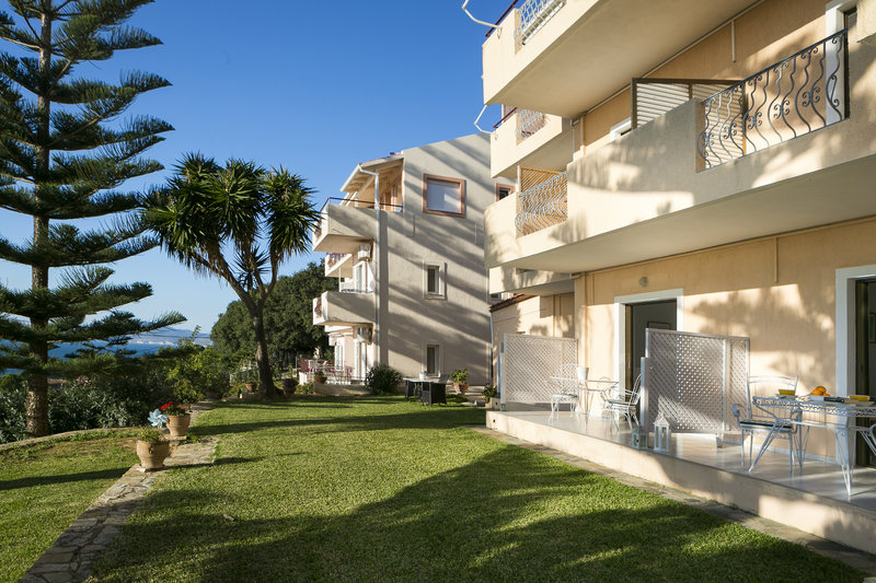 Panorama Fanari Studios & Apartments 1