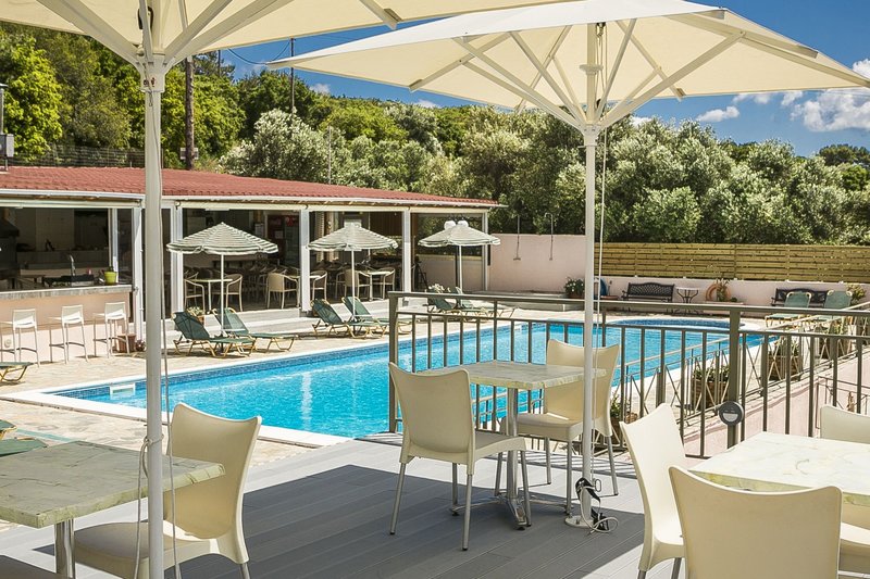 Panorama Fanari Studios & Apartments 2