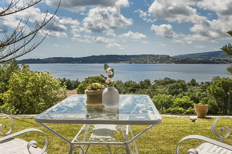 Panorama Fanari Studios & Apartments 11