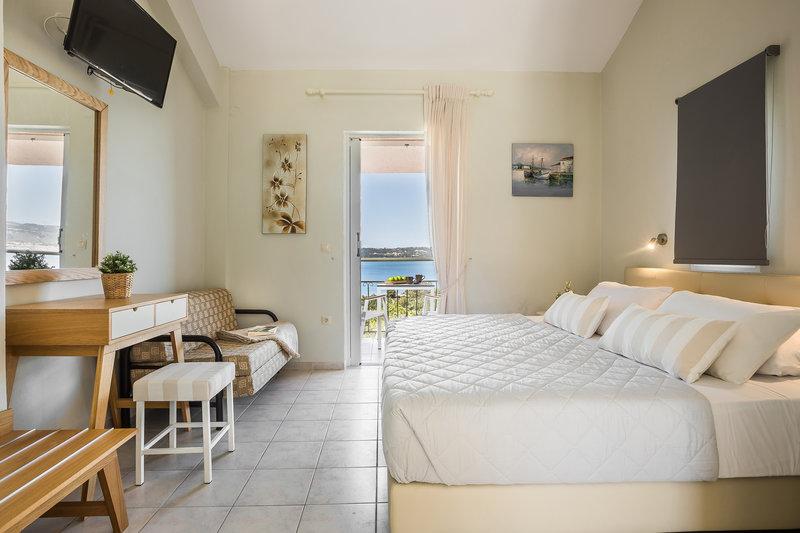 Panorama Fanari Studios & Apartments 12