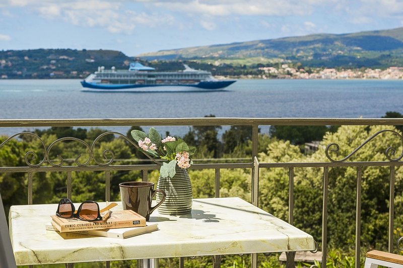 Panorama Fanari Studios & Apartments 15