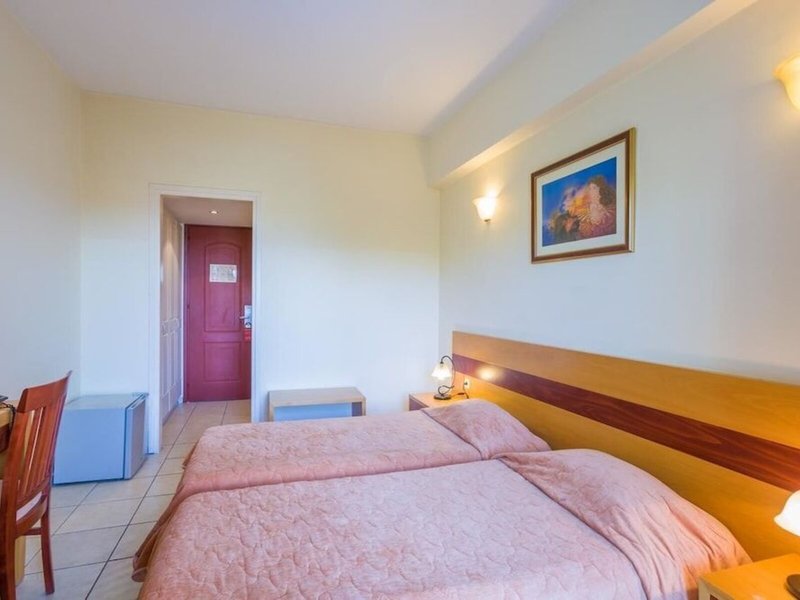 CNic Hellinis Hotel 32