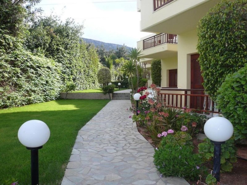 Maria Lambis Apartments 6