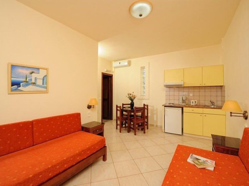 Maria Lambis Apartments 7