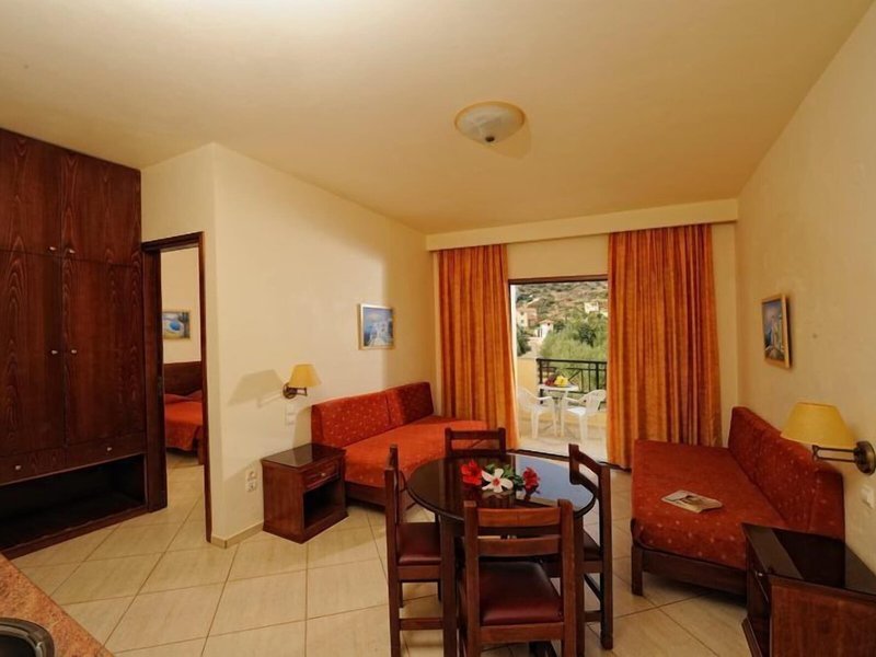 Maria Lambis Apartments 9