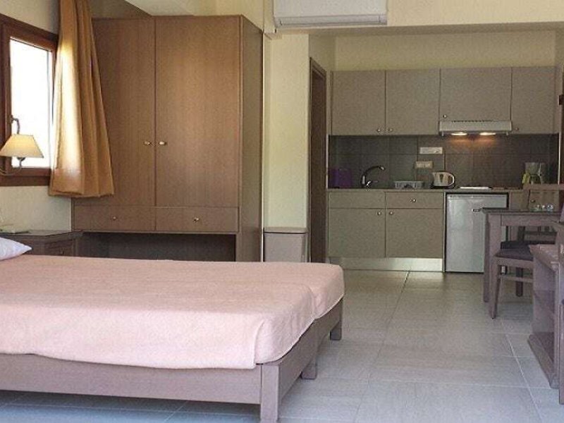 Maria Lambis Apartments 12