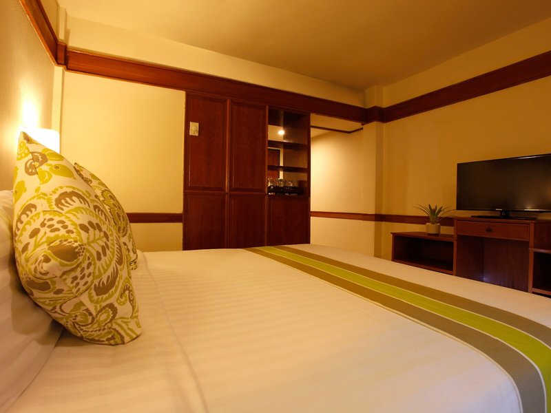 The Viridian Resort 33