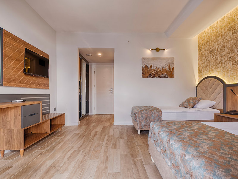 Grand Uysal Beach Hotel 10