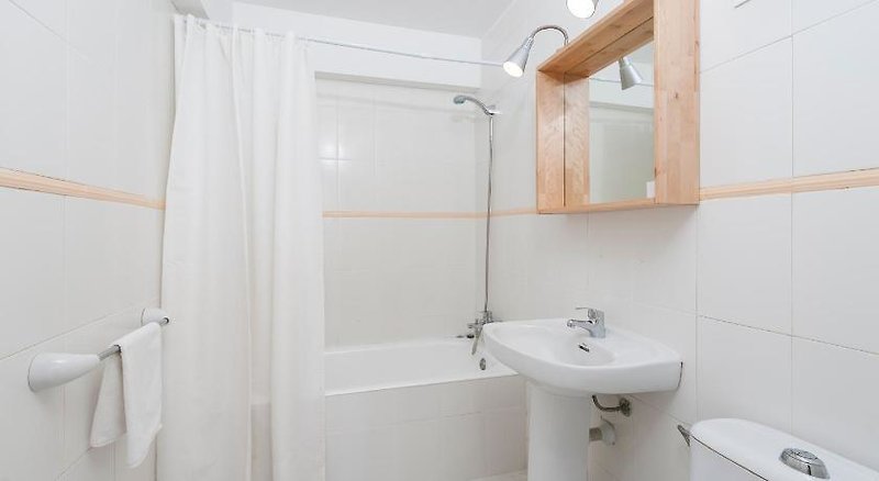 Fonda Llabres 5 - Bathroom Example