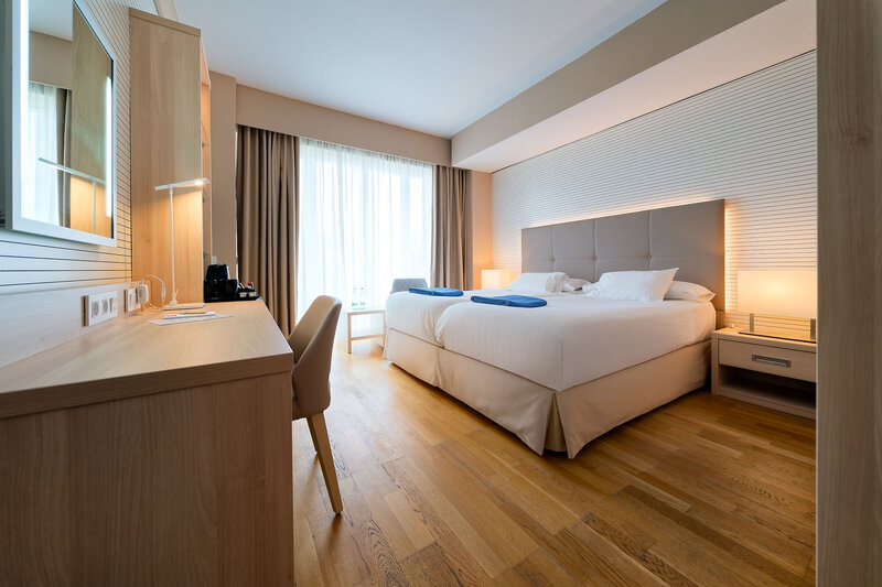 Bull Hotel Reina Isabel & Spa 11