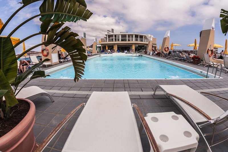 Bull Hotel Reina Isabel & Spa 10