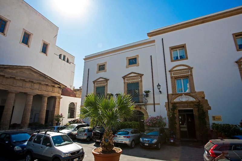 Palazzo Brunaccini Residence 4 - Exterior