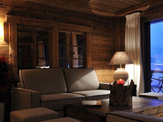 Hotel Des Alpes by Bruno Kernen 1
