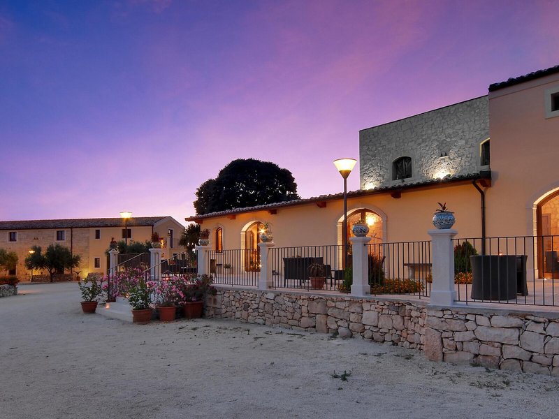 Artemisia Resort 2