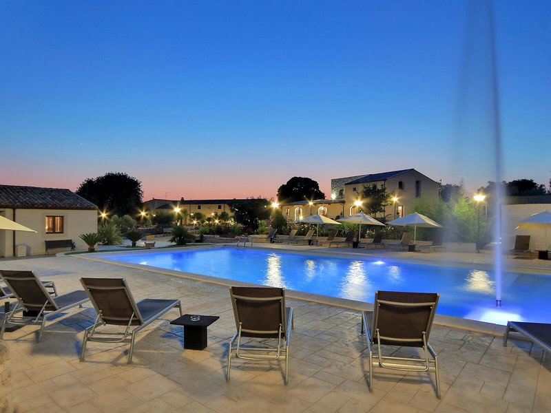 Artemisia Resort 7