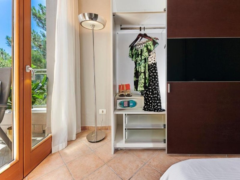 Hotel & Residence Poggio dei Pini 17 - Room Example