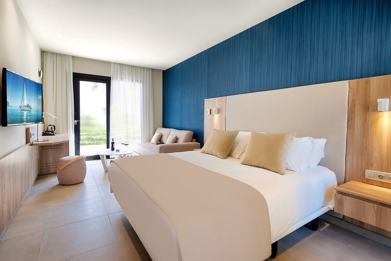 Club Maspalomas Suites 10 - Room Example