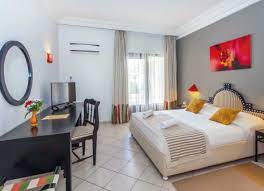 Miramar Le Petit Palais 1