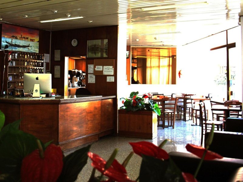 Colombo Hotel & Hostel 12 - Bar