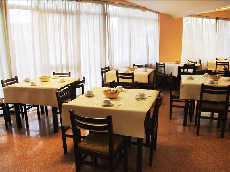 Colombo Hotel & Hostel 18 - Restaurant