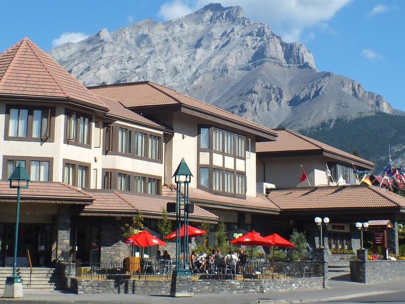Elk + Avenue Hotel 1