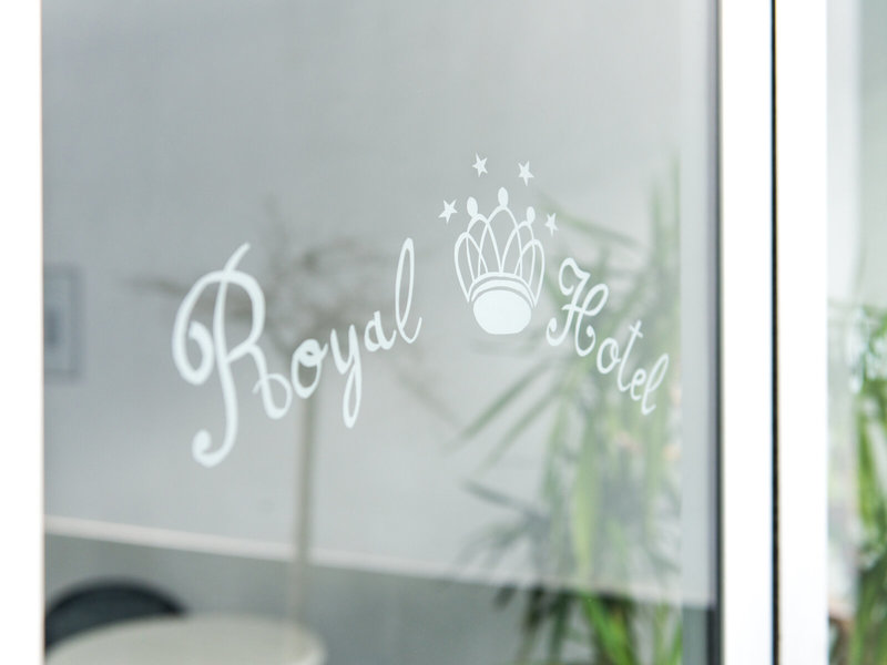Royal 2