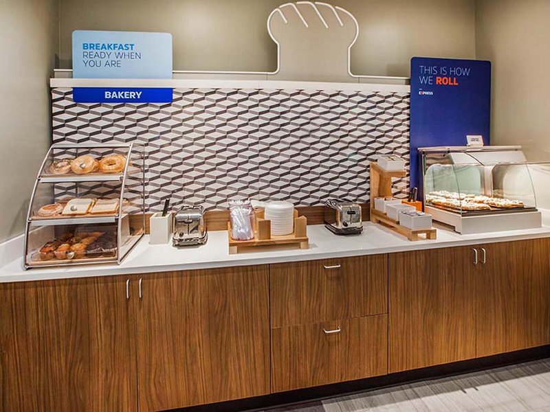 Holiday Inn Express Vancouver Airport 9 - Restaurant