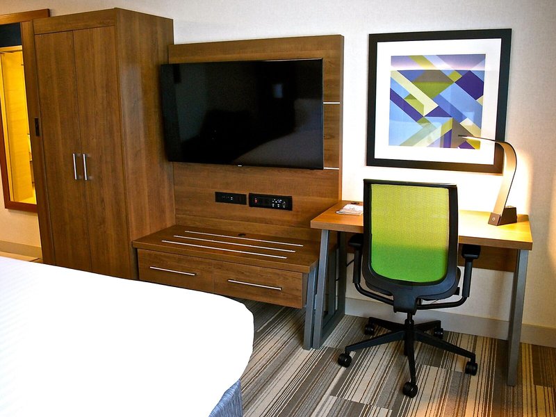 Holiday Inn Express Vancouver Airport 17 - Room Example