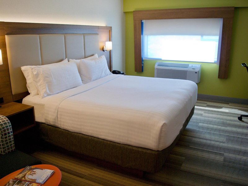 Holiday Inn Express Vancouver Airport 19 - Room Example