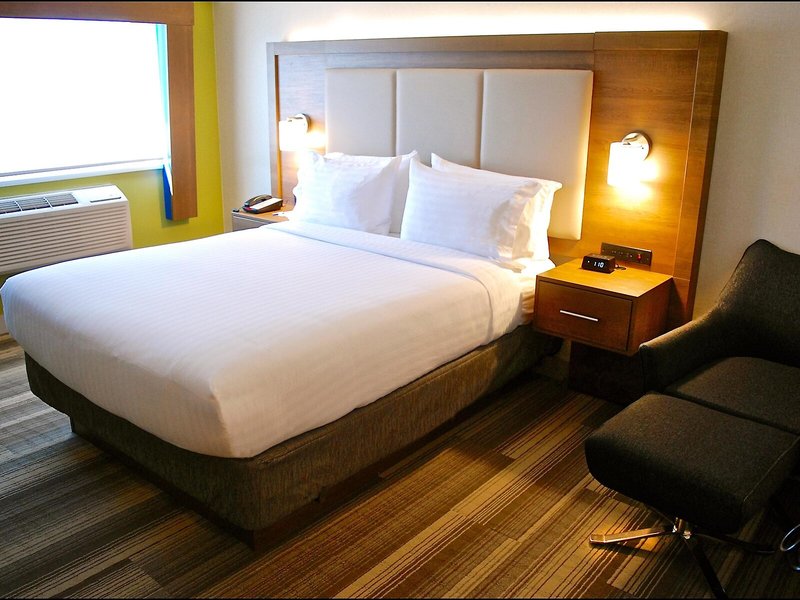 Holiday Inn Express Vancouver Airport 20 - Room Example