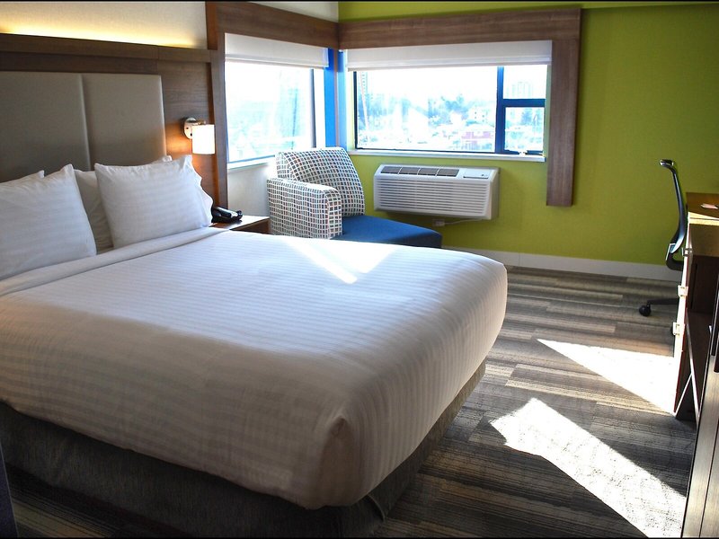 Holiday Inn Express Vancouver Airport 22 - Room Example
