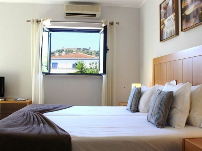 Vicentina Aparthotel 35