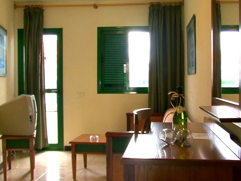 Apartamentos Las Faluas 23