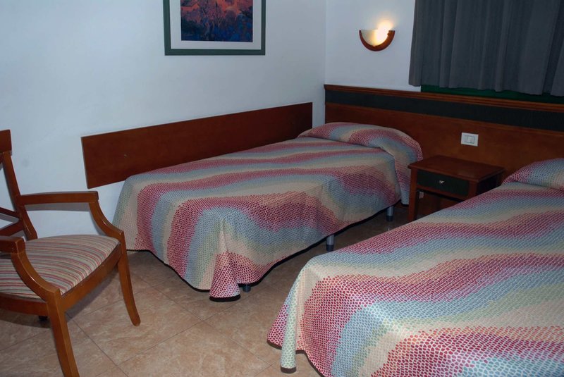 Apartamentos Las Faluas 3