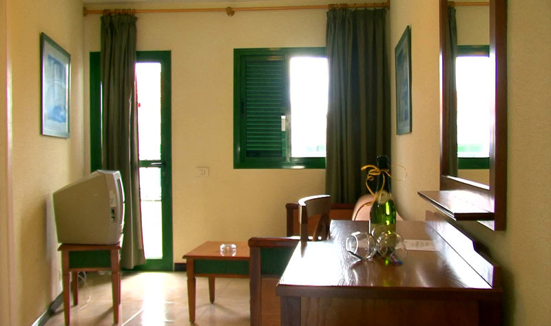 Apartamentos Las Faluas 16