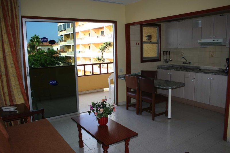 Apartamentos Los Tilos 3