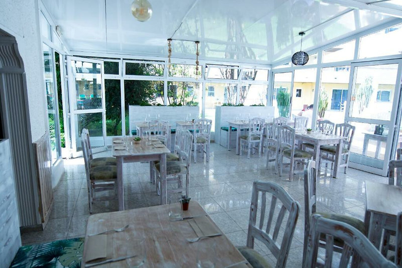 Apartamentos Los Tilos 14