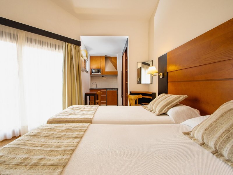 HL Miraflor Suites Hotel 29