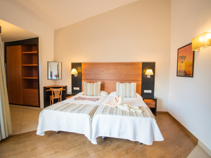 HL Miraflor Suites Hotel 39