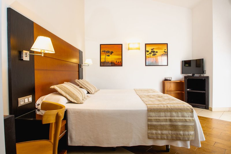 HL Miraflor Suites Hotel 8